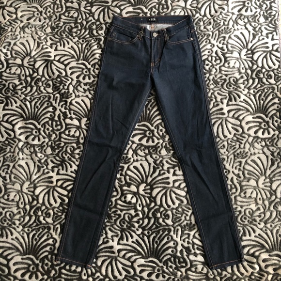 Neuw Vintage Skinny Jeans - Picture 1 of 3